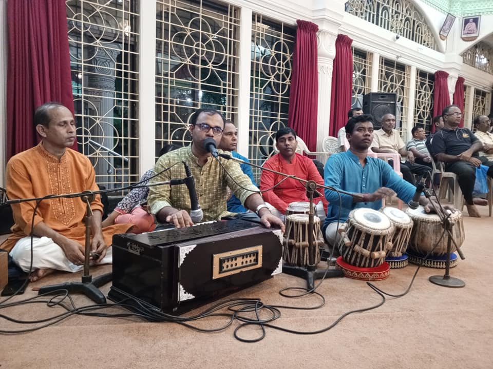 মিরপুর কেন্দ্রীয় মন্দির ও রামকৃষ্ণ মিশন- এ  শ্যামাসংগীতের আসর অনুষ্ঠিত 